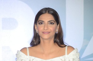 Sonam Kapoor Pictures